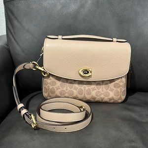 Coach Pebbled Leather Cassie NWOT